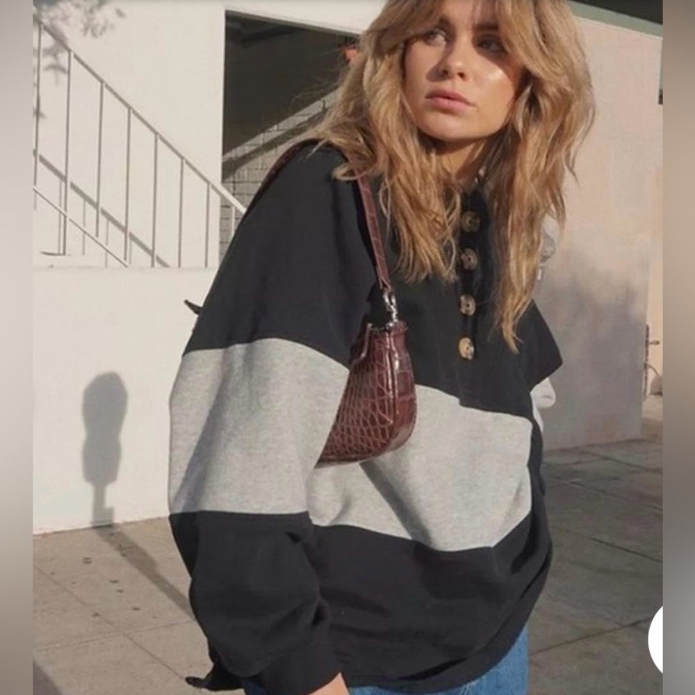 Urban Outfitters (UO) Black & Gray Oversized Sweatshirt Size XS
